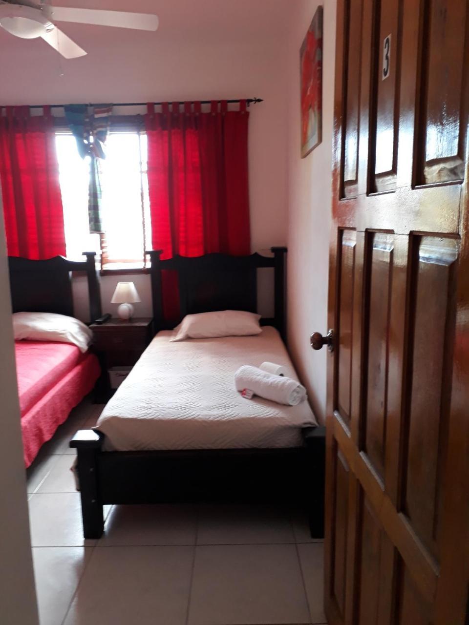 Hostal Compostela Inn 戴维 外观 照片